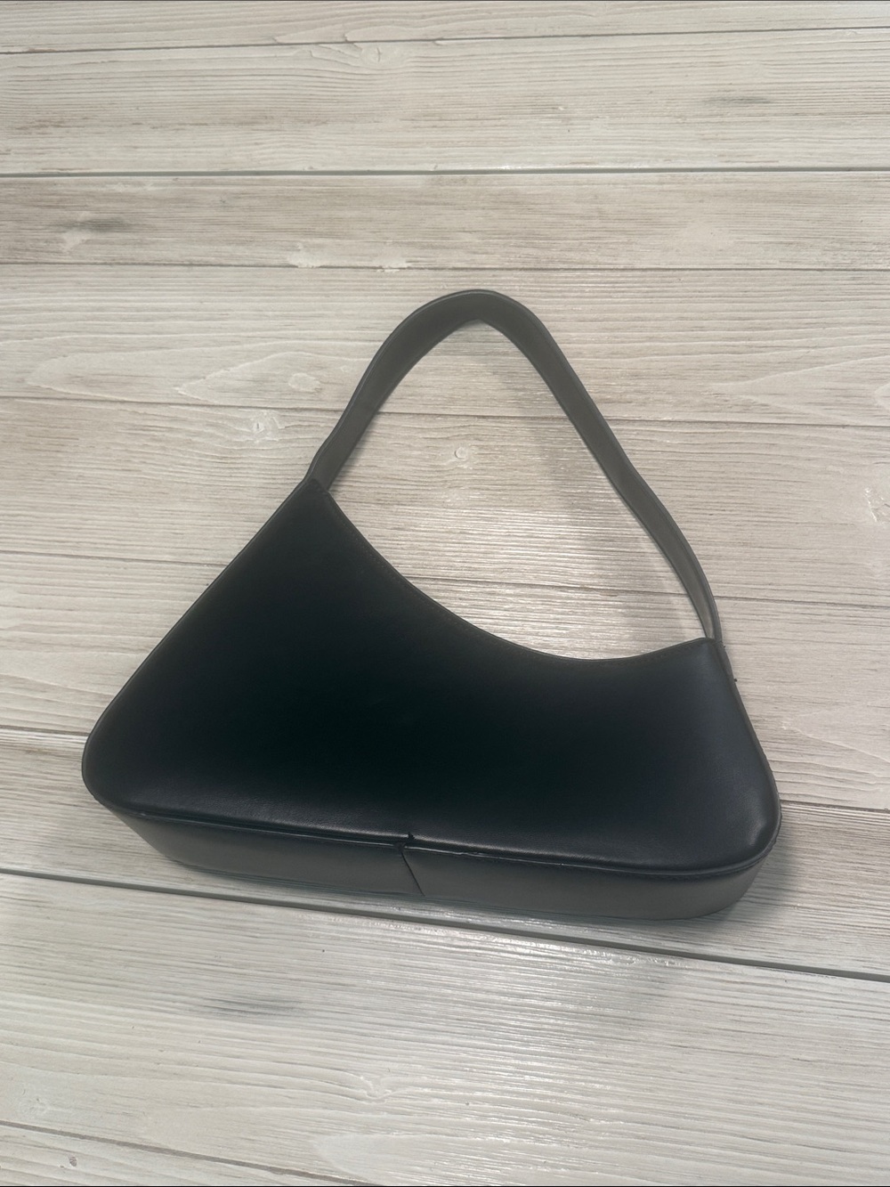Black Classic Shoulder Bag - Sleek Minimalist Design